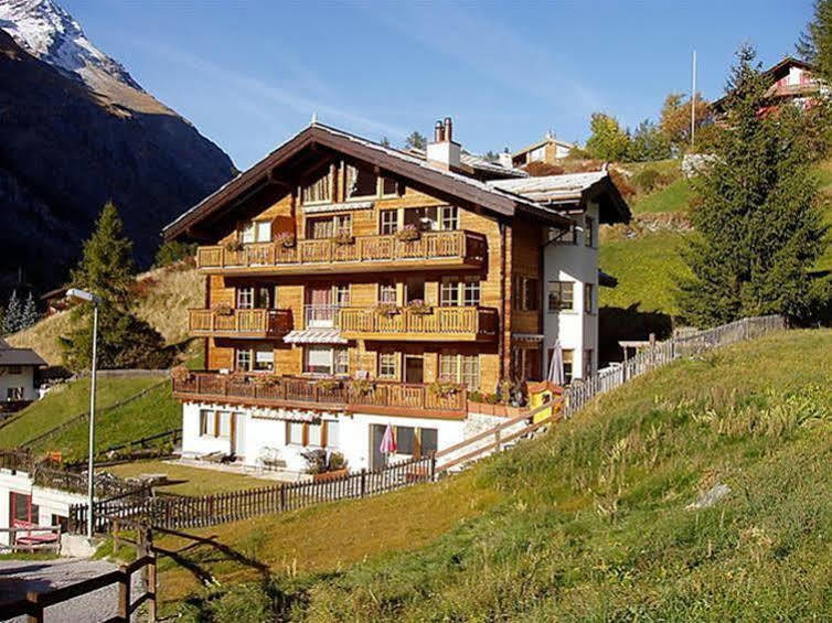 Chalet Cortina Zermatt Bagian luar foto